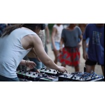 Re_Connection. Körper und Emotionen im politischen Handeln.