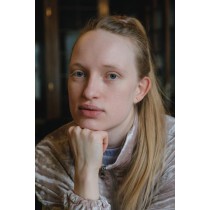 Performance und Deradikalisierung auf social media mit Luzia Oppermann